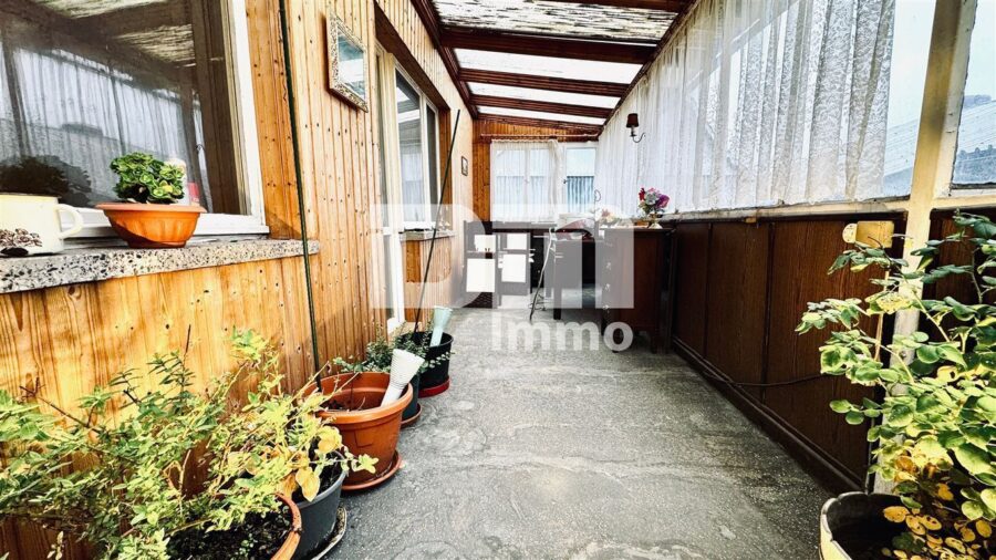 (R)eserviert!Zwei Doppelhaushälften zum Paketpreis mit Nebengebäude und Innenhof - WE2 EG Terrasse / Wintergarten
